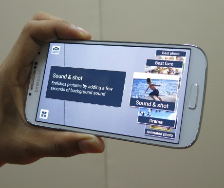 Samsung Galaxy S4: Android Bertenaga yang Serba Ada