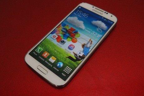 Samsung Galaxy S4: Android Bertenaga yang Serba Ada