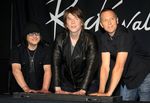 Goo Goo Dolls Eksis di Hollywoods RockWalk