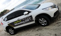 Ban Efficient Grip SUV menempel di Honda CR-V. Jangan lupa, Goodyear memberikan diskon yang besarannya tergantung dari penjual ban.