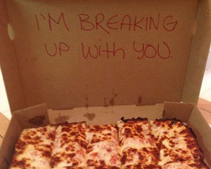 Cara Unik Putuskan Pacar, Lewat Pesan di Kotak Pizza