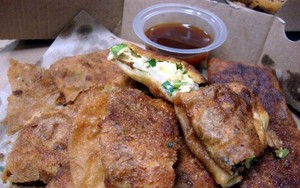Wah, Martabak Manis Bergaya Pizza yang Royal Toppingnya!