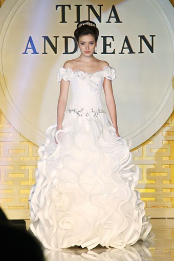 Jakarta, Indonesia - 03 Mei. Tina Andrean The Emperor Trunk Show 2013 at Grand Ballroom Hotel Mandarin Oriental. 03 Mei 2013. Jakarta. [Foto: Mohammad Abduh/Wolipop]