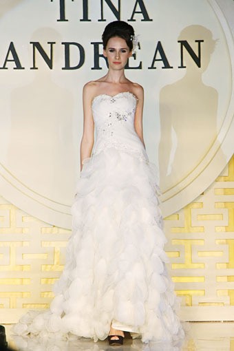 Jakarta, Indonesia - 03 Mei. Tina Andrean The Emperor Trunk Show 2013 at Grand Ballroom Hotel Mandarin Oriental. 03 Mei 2013. Jakarta. [Foto: Mohammad Abduh/Wolipop]
