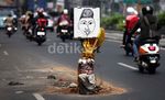 Awas, Jalan Rusak di Dewi Sartika