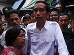 Hari Libur, Jokowi Kunjungi Pasar Minggu