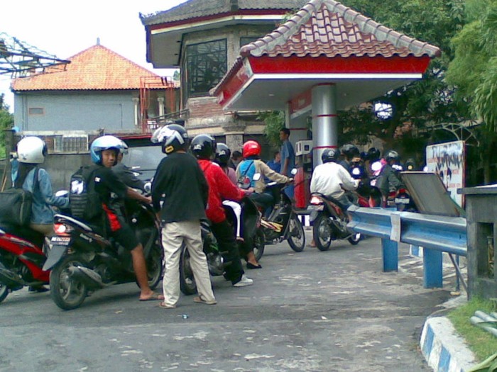 Harga BBM Naik & Dibatasi, YLKI: Masyarakat Bisa Chaos