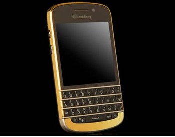 Desainer BlackBerry Q10 mewah itu adalah perusahaan Inggis bernama Goldgenie. (kredit foto: techshout)