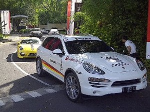 60 Mobil Porsche Mengular di Bali