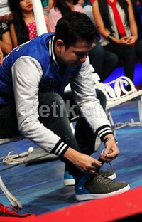 Raffi terlihat mengenakan sepatu tersebut. Gusmun/detikFoto.