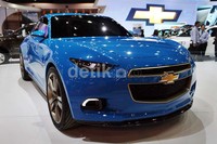 Urusan jantung pacunya Chevy Code 130R ini menggendong mesin turbocharged empat silinder berkapasitas 1.4 liter yang dapat memuntahkan tenaga 150 hp dan torsi 148 lb-ft. Di Bangkok Motor Show, Chevy menyandingkan mobil ini dengan konsep lainnya yakni Tru 140S.