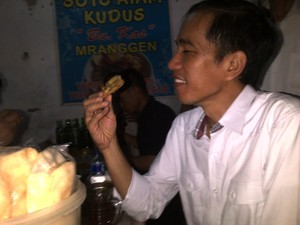Kampanye Pilgub Jateng, Jokowi Blusukan ke Pasar