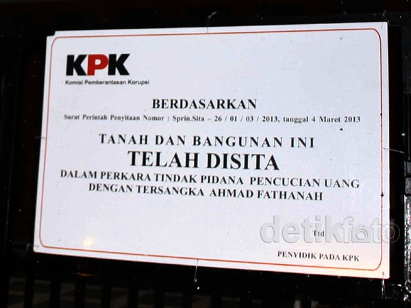 KPK Sita Rumah Mewah Fathanah di Depok