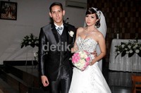 Andrea dan Bimo mengaku bulan madunya mungkin sedikit tertunda lantaran kesibukan keduanya di dunia entertainment.