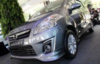 Mazda VX-1 memiliki tampilan eksterior dengan wheelbase 2.740 mm bersama aksen bold chrome.