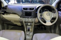 Di bagian interior, Mazda VX-1 menampilkan wood panel bernuansa klasik kualitas, Cover Shift Knob kulit beraksen kayu, Scuff Plate yang sporty. Sementara bagian bangku dibalut kuli berbahan Beige sehingga memberikan kesan elegan, sporty, dan stylish.
