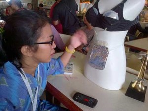 Bra Penyimpan ASI Temuan Devika Curi Perhatian Ibu-ibu di Malaysia
