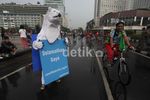 Ups...Beruang Kutub Minta Tolong Warga Jakarta