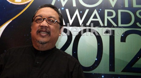 Selebriti-selebriti Pria yang Sukses Memerankan Banci