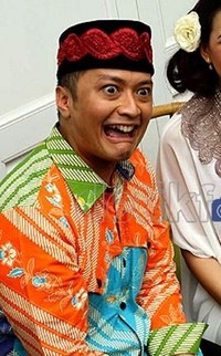 Selebriti-selebriti Pria yang Sukses Memerankan Banci