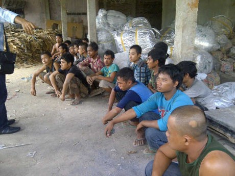Pemilik Pabrik Kuali Wajib Bayar Upah Buruh yang Diperbudak Rp 2 M Pemilik Pabrik Kuali Wajib Bayar Upah Buruh yang Diperbudak Rp 2 M