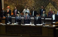 Rapat dipimpin langsung oleh Ketua DPR Marzuki Alie.