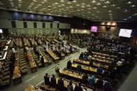 Rapat Paripurna senidiri baru dimulai pada pukul 11.00 WIB.