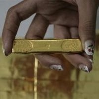 Harga Turun, Emas Batangan Antam Laku 40 Kg Sehari