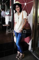 Ardina Rasti Kembali Ceria