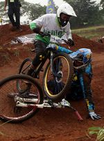 Adu Tangkas Dirt Jump dan Dual Slalom