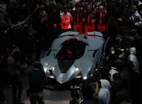 Kehadiran Egoista menarik undangan. Dari konsepnya, mobil ini mengusung mesin 5,2 liter V10 yang memberikan tenaga sampai 600 daya kuda. (dok Lamborghini)