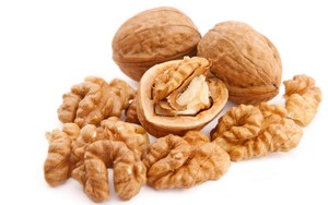 Kandungan Lemak Walnut Ampuh Cegah Penyakit Jantung