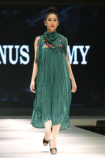 Jakarta, Indonesia - 12 Mei, 2013. Stephanus Hamy Nusa Tenggara Barat to Nusa Tenggara Timur. Jakarta Fashion & Food Festival 2013. at Grand Ballroom Harris Hotel. Kelapa Gading. Jakarta. [Foto: Mohammad Abduh/Wolipop]