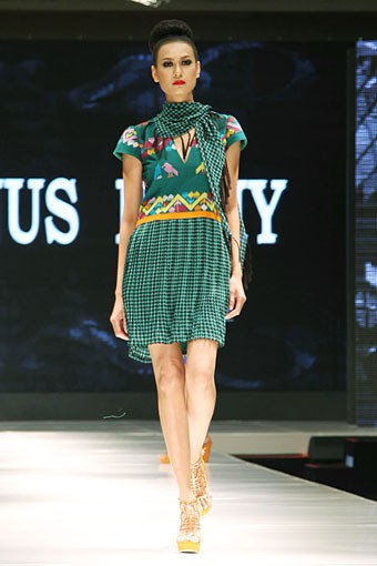 Jakarta, Indonesia - 12 Mei, 2013. Stephanus Hamy Nusa Tenggara Barat to Nusa Tenggara Timur. Jakarta Fashion & Food Festival 2013. at Grand Ballroom Harris Hotel. Kelapa Gading. Jakarta. [Foto: Mohammad Abduh/Wolipop]