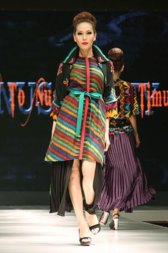 Jakarta, Indonesia - 12 Mei, 2013. Stephanus Hamy Nusa Tenggara Barat to Nusa Tenggara Timur. Jakarta Fashion & Food Festival 2013. at Grand Ballroom Harris Hotel. Kelapa Gading. Jakarta. [Foto: Mohammad Abduh/Wolipop]