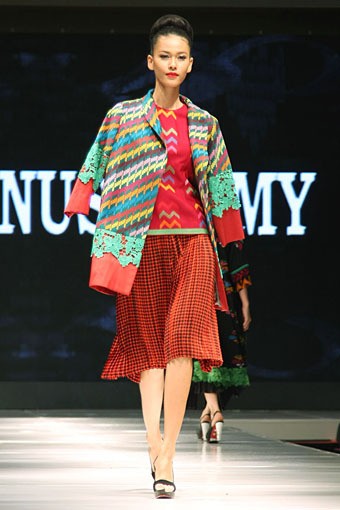 Jakarta, Indonesia - 12 Mei, 2013. Stephanus Hamy Nusa Tenggara Barat to Nusa Tenggara Timur. Jakarta Fashion & Food Festival 2013. at Grand Ballroom Harris Hotel. Kelapa Gading. Jakarta. [Foto: Mohammad Abduh/Wolipop]