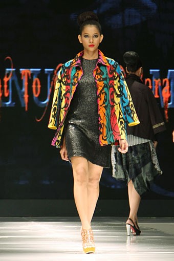 Jakarta, Indonesia - 12 Mei, 2013. Stephanus Hamy Nusa Tenggara Barat to Nusa Tenggara Timur. Jakarta Fashion & Food Festival 2013. at Grand Ballroom Harris Hotel. Kelapa Gading. Jakarta. [Foto: Mohammad Abduh/Wolipop]