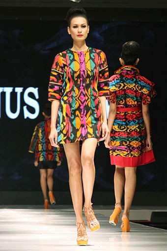 Jakarta, Indonesia - 12 Mei, 2013. Stephanus Hamy Nusa Tenggara Barat to Nusa Tenggara Timur. Jakarta Fashion & Food Festival 2013. at Grand Ballroom Harris Hotel. Kelapa Gading. Jakarta. [Foto: Mohammad Abduh/Wolipop]