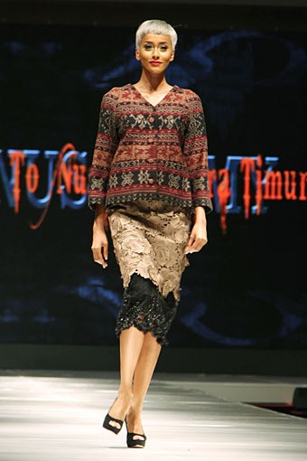 Jakarta, Indonesia - 12 Mei, 2013. Stephanus Hamy Nusa Tenggara Barat to Nusa Tenggara Timur. Jakarta Fashion & Food Festival 2013. at Grand Ballroom Harris Hotel. Kelapa Gading. Jakarta. [Foto: Mohammad Abduh/Wolipop]