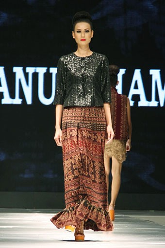 Jakarta, Indonesia - 12 Mei, 2013. Stephanus Hamy Nusa Tenggara Barat to Nusa Tenggara Timur. Jakarta Fashion & Food Festival 2013. at Grand Ballroom Harris Hotel. Kelapa Gading. Jakarta. [Foto: Mohammad Abduh/Wolipop]