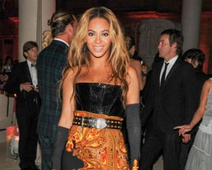 Perut Tampak Membesar, Beyonce Digosipkan Hamil Anak ke-2
