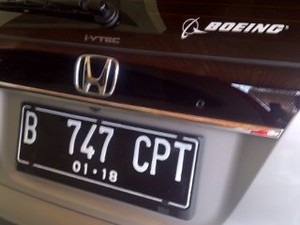 Nopol Cantik ala Pilot Garuda