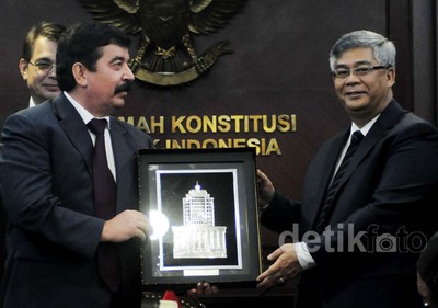 Ketua MK Terima Mantan Waperdam Rusia