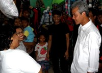 Ganjar mendengarkan keluhan-keluhan pedagang. (GP Media Center).