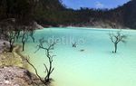 Menikmati Keindahan Kawah Putih
