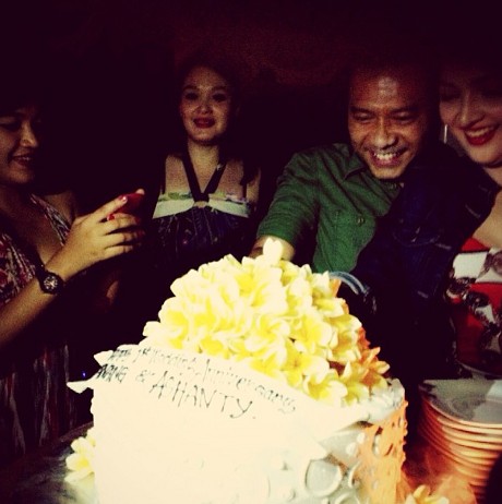 Ashanty Rayakan Ultah Perkawinan dengan Anang di Bali