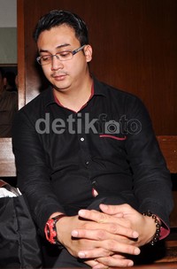 Kemudian, masa tahanan kota itu pun diperpanjang dari 15 April hingga 14 Mei mendatang. Dicky Ardian/detikHOT.