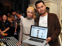 Saya nggak tahu apakah oknum ini cewek atau cowok, nggak tau apa dia ingin mencemarkan nama saya karena saya di politik, atau iseng kebablasan, atau orang sakit jiwa yang ingin jadi saya, saya enggak tau motifnya apa, ujarnya. Noel/detikHOT.