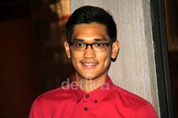 Senyuman tak pernah lepas dari wajahnya. Iqbal/detikHOT.