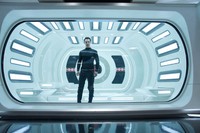 John Harrison berada dalam kerangkeng. (Foto: Paramount Pictures)
